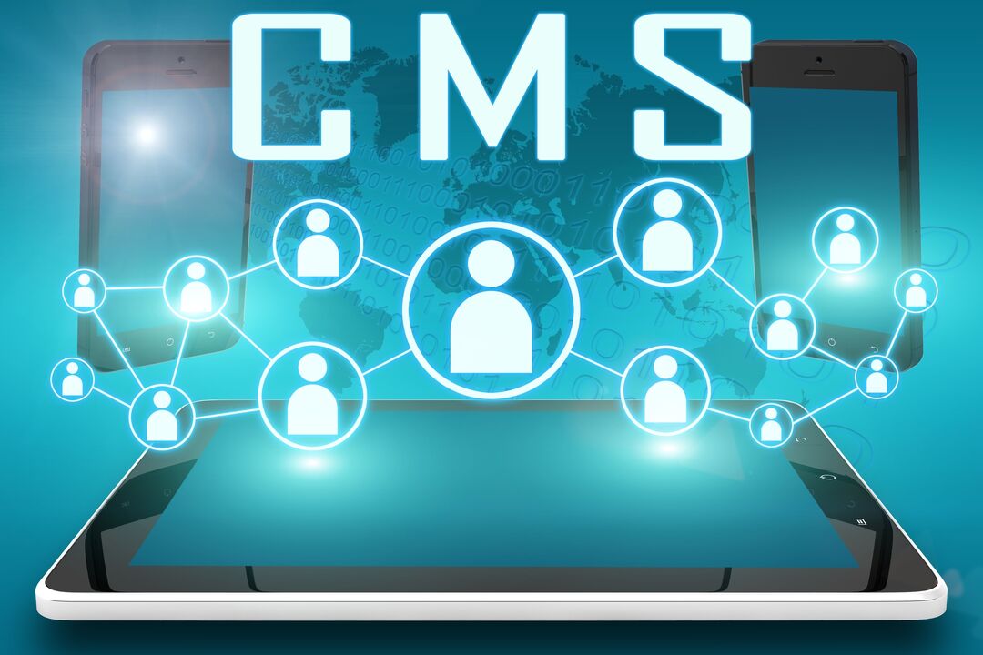 Sistema de Gerenciamento de Conteúdo: imagem mostra a sigla em inglês "CMS" e celulares no fundo.